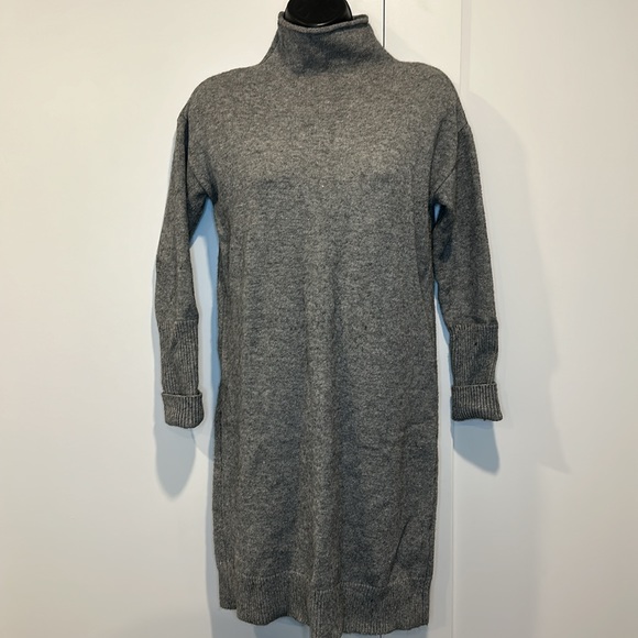 Plenty Knit sweater dress “Love, Finn” - Picture 3 of 4